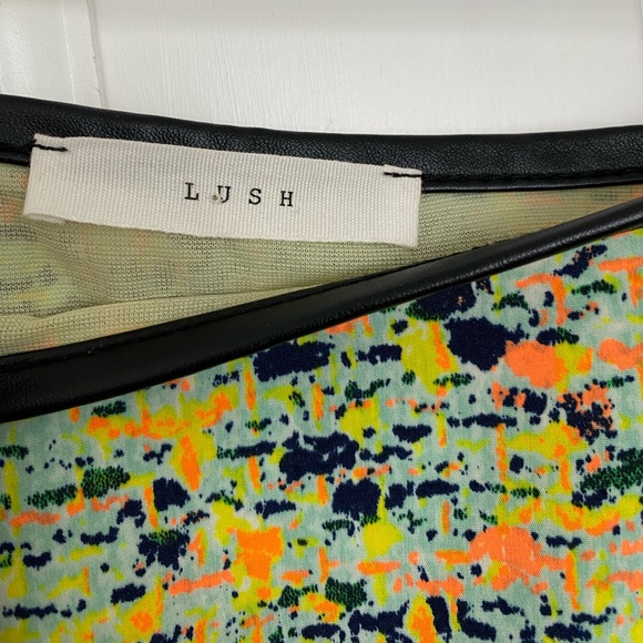 Lush Mini Skirt - Picture 3 of 3